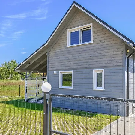2 Bedroom Lovely In Holiday home