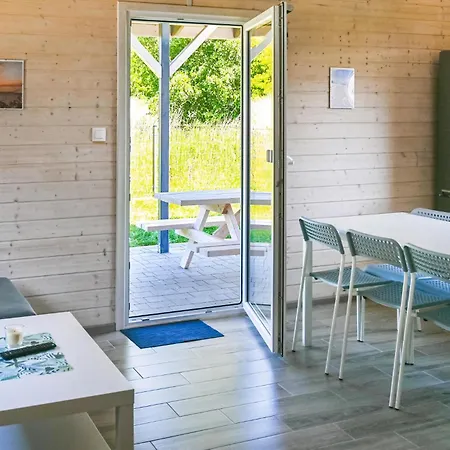 2 Bedroom Lovely In Holiday home